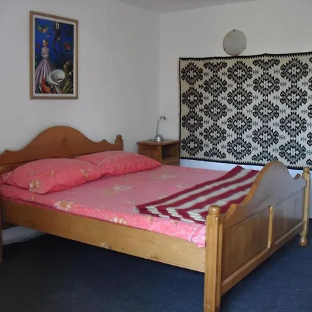 Padurea De Argint Farm stay Varatec