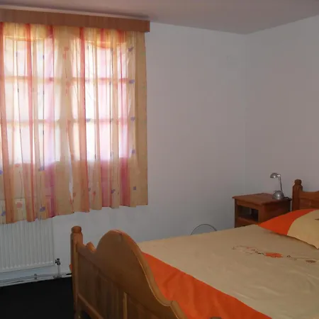 Padurea De Argint Farm stay Varatec